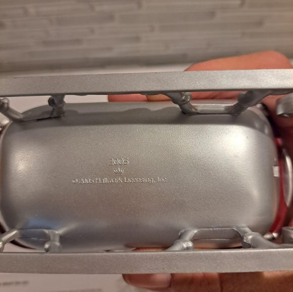 2005 Hallmark Keepsake Santa’s Midnight Ride “Dash Away All" Table Decoration - Picture 4 of 9